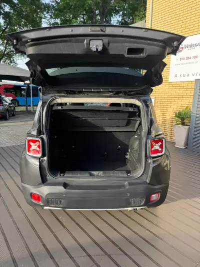 Jeep Renegade 2016 - 13900 EUR, 187700 km - AUTO.MOTO.pt - 187700km - foto 7 de 13