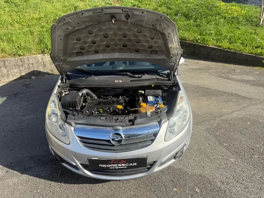 Opel Corsa 2010 - 5100 EUR, 183000 km - AUTO.MOTO.pt - 183000km - foto 22 de 23