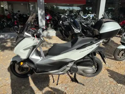 Honda Forza 350 2018 - 4100 EUR, 13172 km - foto 4 de 18