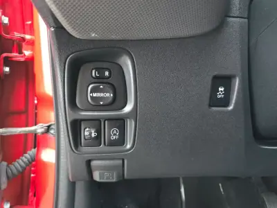 Peugeot 108 2020 - 9500 EUR, 66700 km - AUTO.MOTO.pt - 66700km - foto 34 de 36