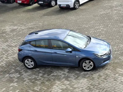 Opel Astra 2017 - 13000 EUR, 99950 km - AUTO.MOTO.pt - 99950km - foto 13 de 29