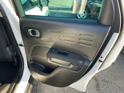 Citroën C3 Aircross 2021 - 15250 EUR, 53456 km - AUTO.MOTO.pt - 53456km - foto 26 de 32