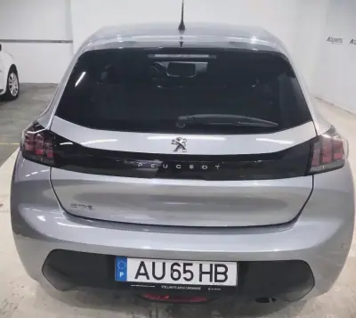 Peugeot 208 2022 - 13999 EUR, 99721 km - AUTO.MOTO.pt - 99721km - foto 6 de 16