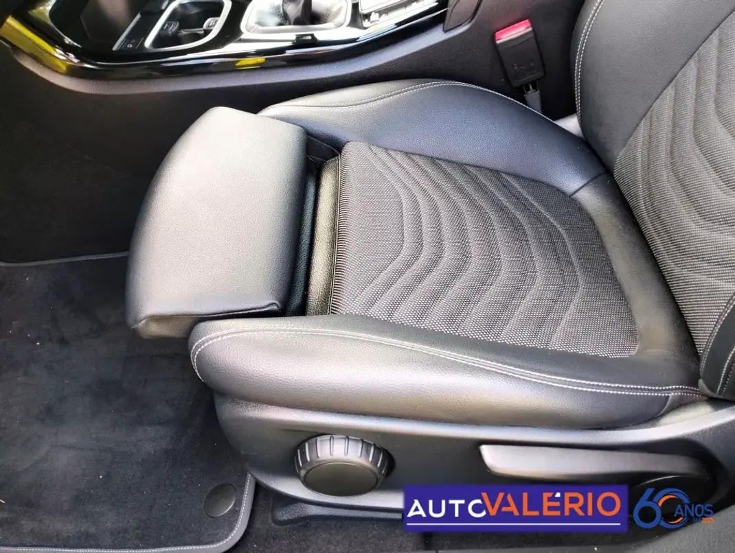 Mercedes-Benz A 180 2020 - 25950 EUR, 10120 km - AUTO.MOTO.pt - 10120km - foto 10 de 36