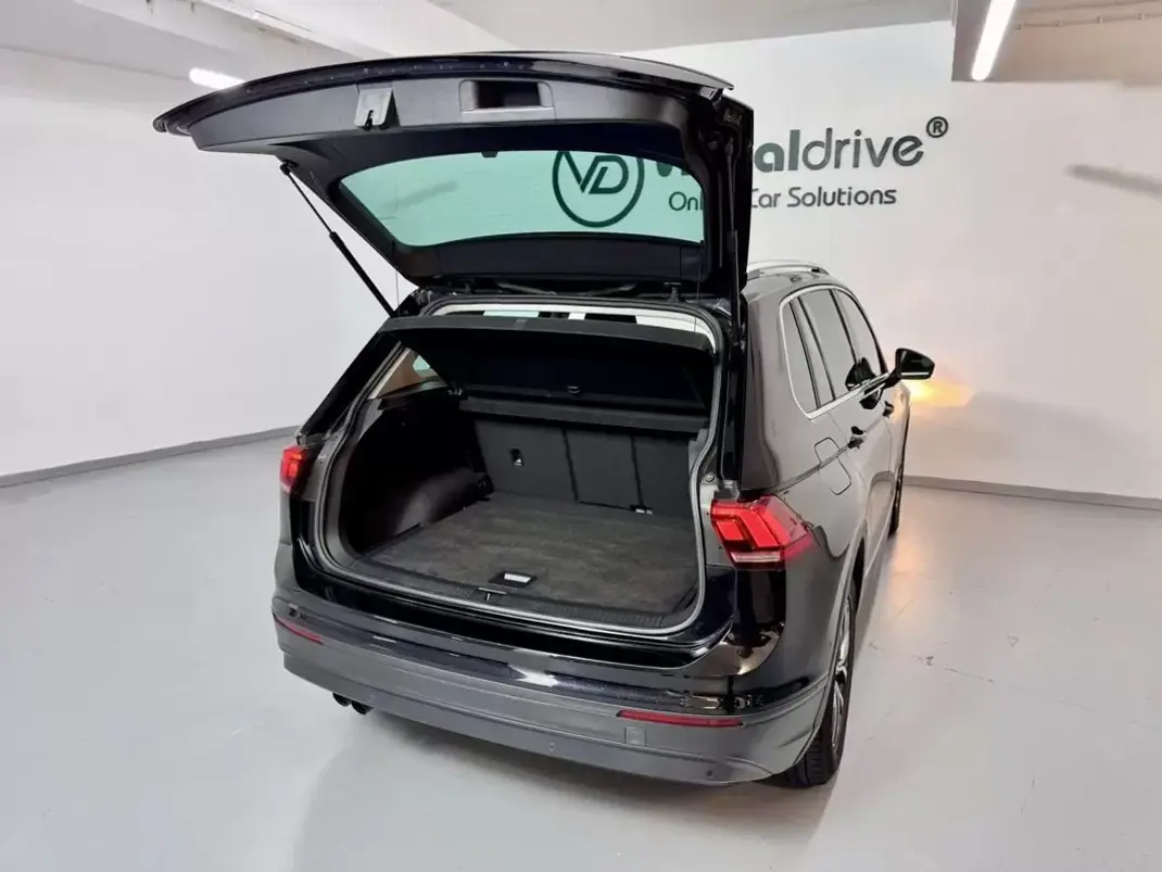 Volkswagen Tiguan 2017 - 17250 EUR, 120000 km - 120000km - foto 48 de 50