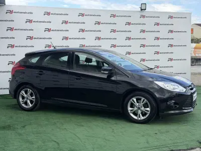 Ford Focus 2012 - 8500 EUR, 203000 km - AUTO.MOTO.pt - 203000km - foto 5 de 16