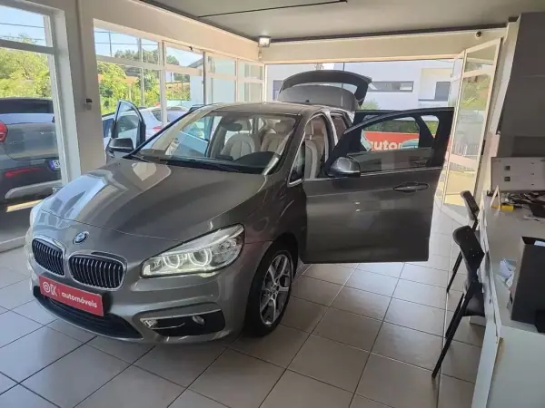BMW 216 Active Tourer 2018 - 19990 EUR, 43600 km - AUTO.MOTO.pt - 43600km - foto 19 de 41