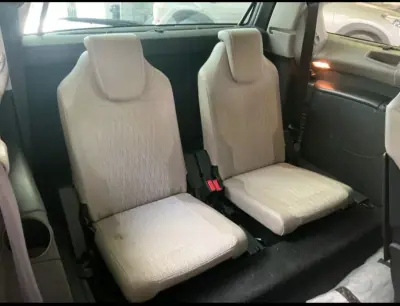 Citroën C4 Grand Picasso 2011 - 5900 EUR, 247000 km - AUTO.MOTO.pt - 247000km - foto 3 de 8