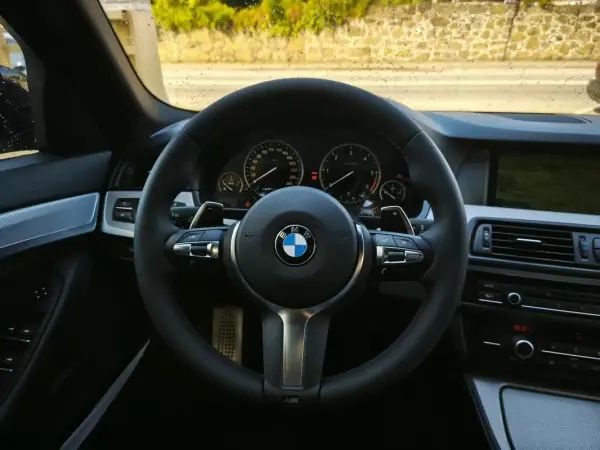 BMW 525 2014 - 21500 EUR, 183000 km - AUTO.MOTO.pt - 183000km - foto 36 de 37
