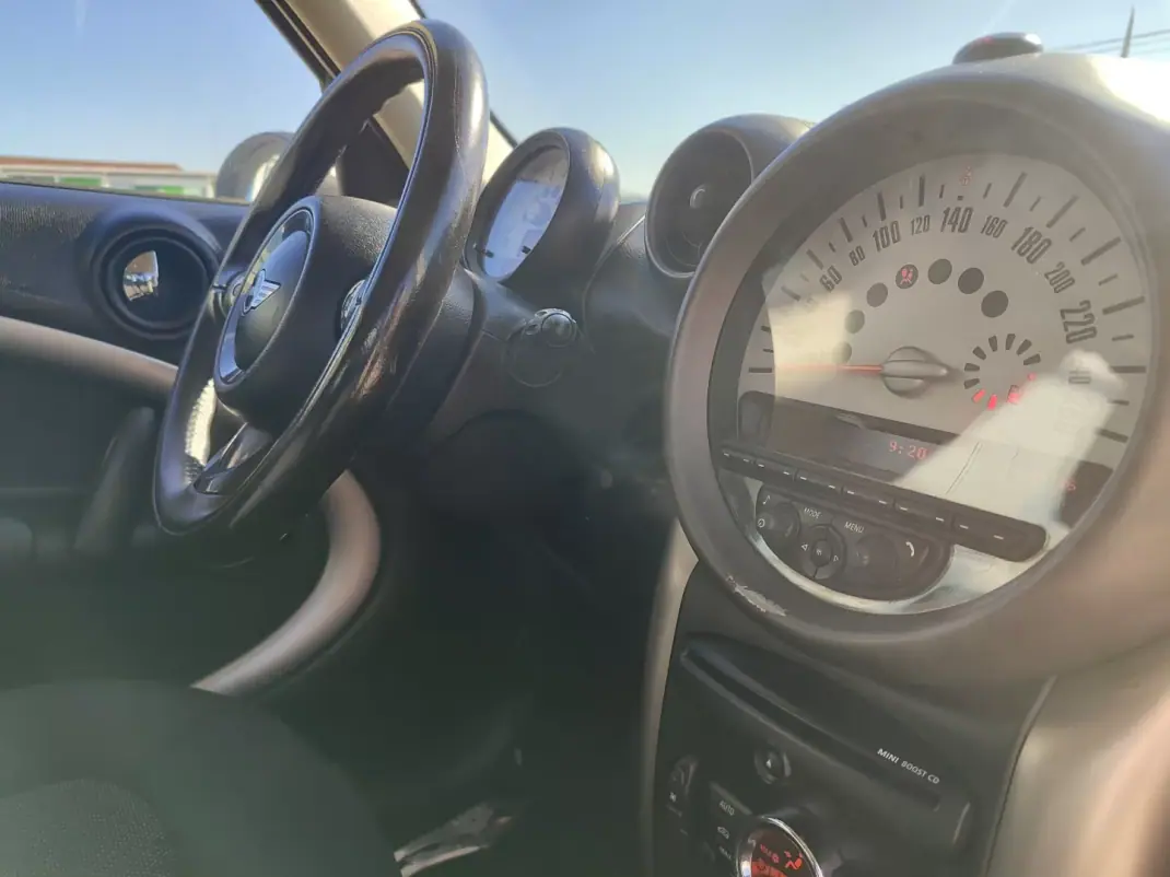 MINI Countryman 2012 - 8900 EUR, 135000 km - 135000km - foto 13 de 19