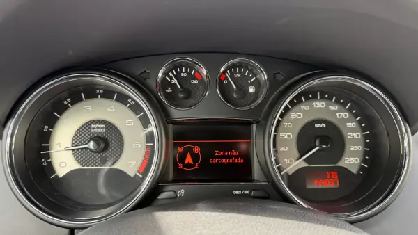 Peugeot RCZ 2015 - 16990 EUR, 144034 km - AUTO.MOTO.pt - 144034km - foto 27 de 64