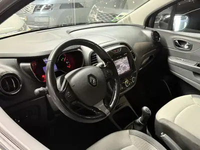 Renault Captur 2016 - 10990 EUR, 67180 km - AUTO.MOTO.pt - 67180km - foto 11 de 30