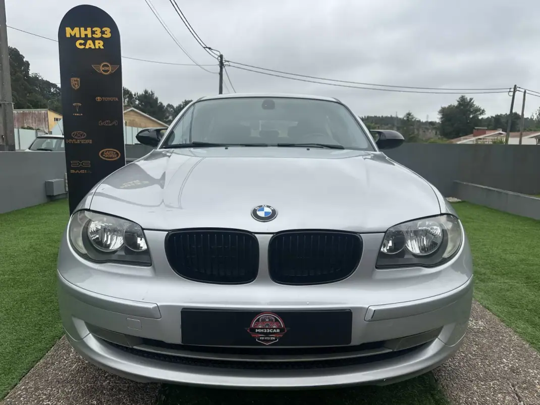 BMW 118 2009 - 8900 EUR, 184000 km - AUTO.MOTO.pt - 184000km - foto 8 de 55