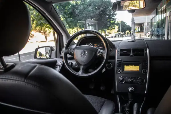Mercedes-Benz A 180 2013 - 7450 EUR, 181326 km - AUTO.MOTO.pt - 181326km - foto 26 de 31