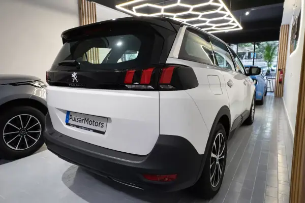 Peugeot 5008 2018 - 13900 EUR, 201002 km - AUTO.MOTO.pt - 201002km - foto 5 de 10