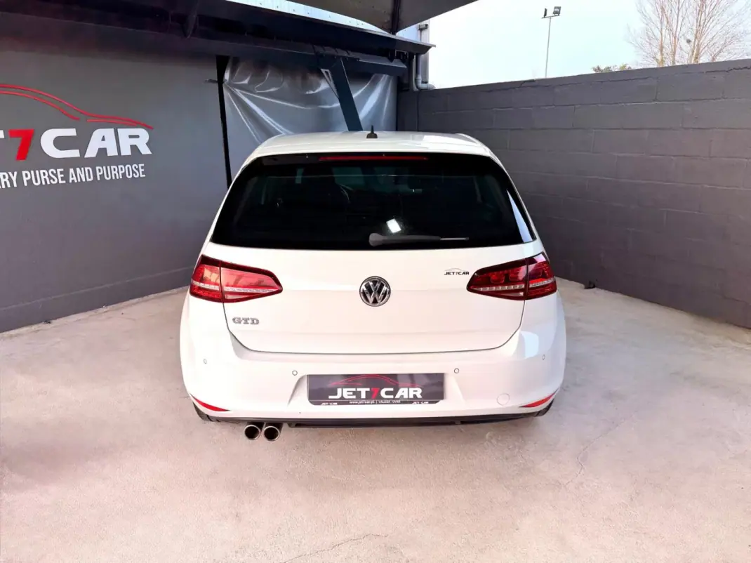 Volkswagen Golf 2016 - 21990 EUR, 142928 km - AUTO.MOTO.pt - 142928km - foto 5 de 23