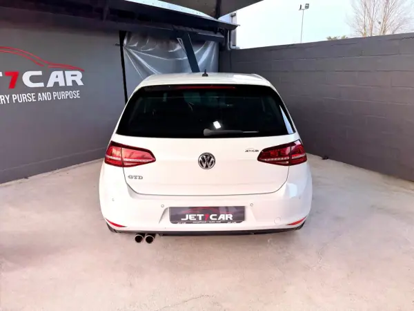 Volkswagen Golf 2016 - 21990 EUR, 142928 km - AUTO.MOTO.pt - 142928km - foto 5 de 23