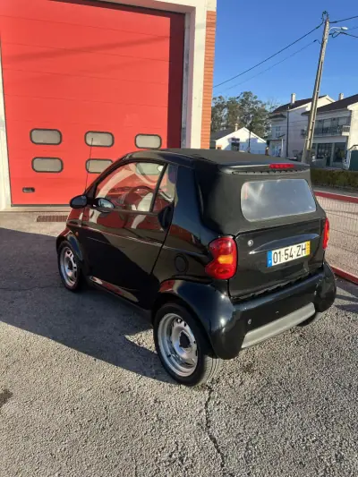 Smart Fortwo Cabrio 2004 - 2999 EUR, 205000 km - AUTO.MOTO.pt - 205000km - foto 3 de 6