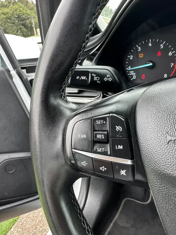 Ford Fiesta 2022 - 12900 EUR, 120000 km - AUTO.MOTO.pt - 120000km - foto 41 de 57
