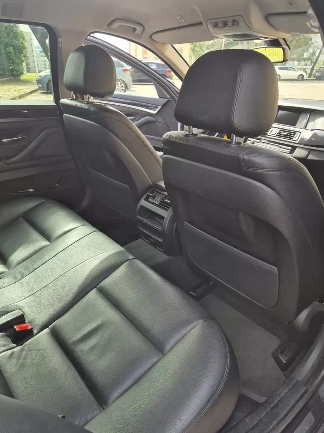 BMW 520 2017 - 20480 EUR, 135000 km - AUTO.MOTO.pt - 135000km - foto 8 de 13
