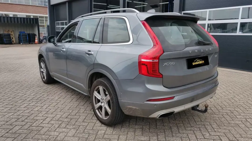 Volvo XC 90 2015 - 25890 EUR, 255209 km - 255209km - foto 5 de 10