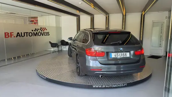 BMW 320 2013 - 12500 EUR, 218911 km - AUTO.MOTO.pt - 218911km - foto 3 de 56