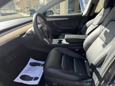 Tesla Model 3 2022 - 29900 EUR, 95000 km - AUTO.MOTO.pt - 95000km - foto 10 de 19