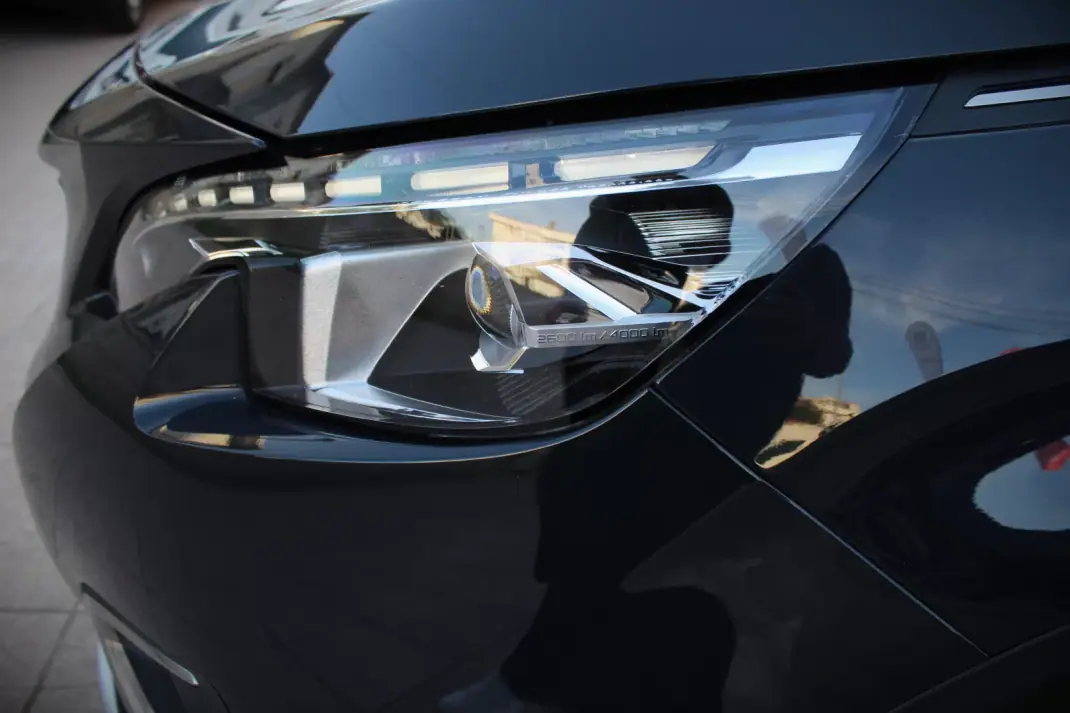 Peugeot 3008 2019 - 15990 EUR, 136300 km - 136300km - foto 5 de 31