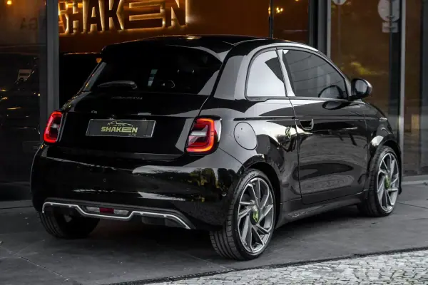Abarth 500e 2024 - 29450 EUR, 11076 km - AUTO.MOTO.pt - 11076km - foto 4 de 43