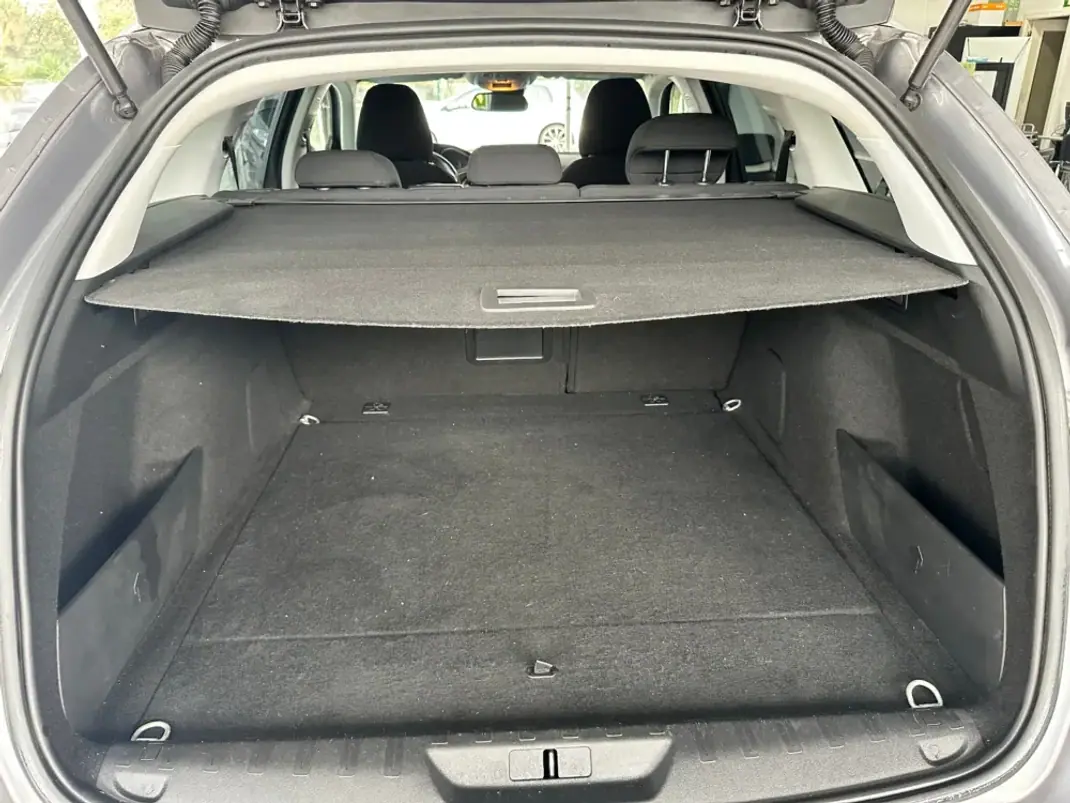 Peugeot 308 SW 2019 - 14990 EUR, 107300 km - 107300km - foto 30 de 30