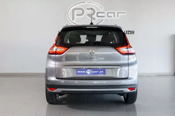 Renault Grand Scénic 2020 - 23900 EUR, 57641 km - AUTO.MOTO.pt - 57641km - foto 18 de 22