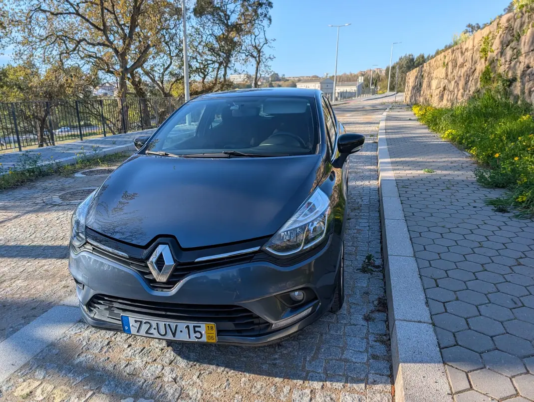 Renault Clio 2018 - 10500 EUR, 69000 km - AUTO.MOTO.pt - 69000km - foto 1 de 19