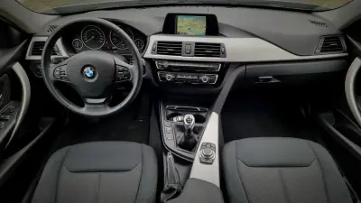 BMW 318 2017 - 22450 EUR, 147000 km - AUTO.MOTO.pt - 147000km - foto 8 de 20