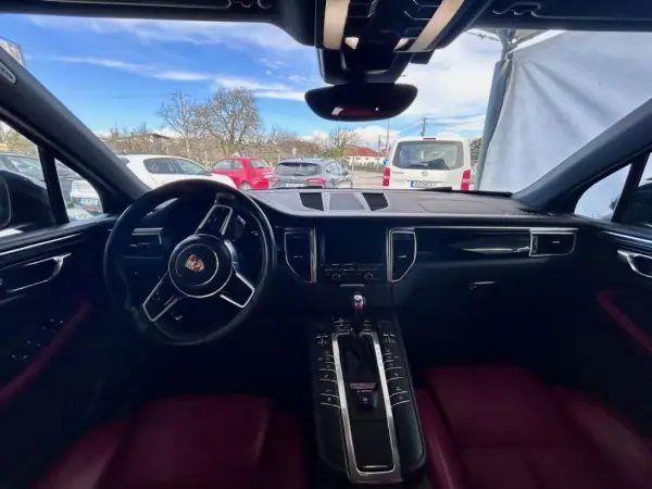 Porsche Macan 2015 - 43000 EUR, 175400 km - AUTO.MOTO.pt - 175400km - foto 11 de 19