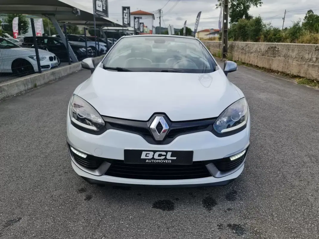 Renault Mégane Cabrio 2015 - 14990 EUR, 195000 km - AUTO.MOTO.pt - 195000km - foto 15 de 43