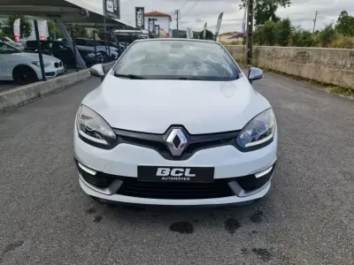 Renault Mégane Cabrio 2015 - 14990 EUR, 195000 km - AUTO.MOTO.pt - 195000km - foto 15 de 43