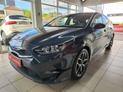 Kia Ceed 2021 - 17350 EUR, 60000 km - AUTO.MOTO.pt - 60000km - foto 5 de 33