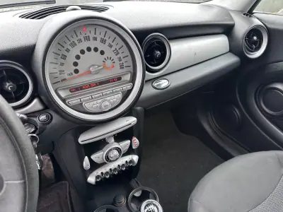 MINI One 2009 - 6900 EUR, 190000 km - AUTO.MOTO.pt - 190000km - foto 31 de 38