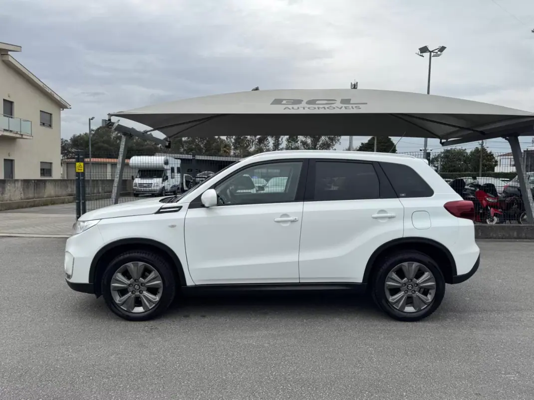 Suzuki Vitara 2019 - 15990 EUR, 77000 km - AUTO.MOTO.pt - 77000km - foto 4 de 32