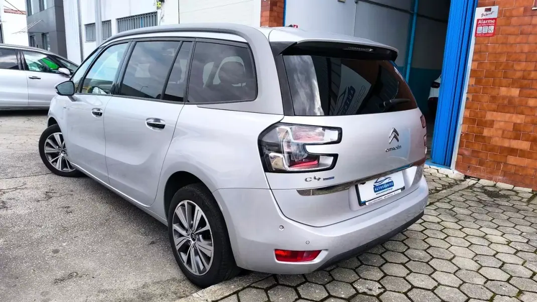 Citroën C4 Grand Picasso 2015 - 10900 EUR, 175000 km - AUTO.MOTO.pt - 175000km - foto 8 de 20