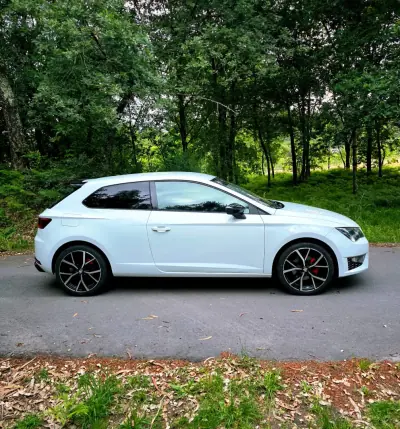 SEAT Leon 2013 - 13990 EUR, 167000 km - AUTO.MOTO.pt - 167000km - foto 5 de 27