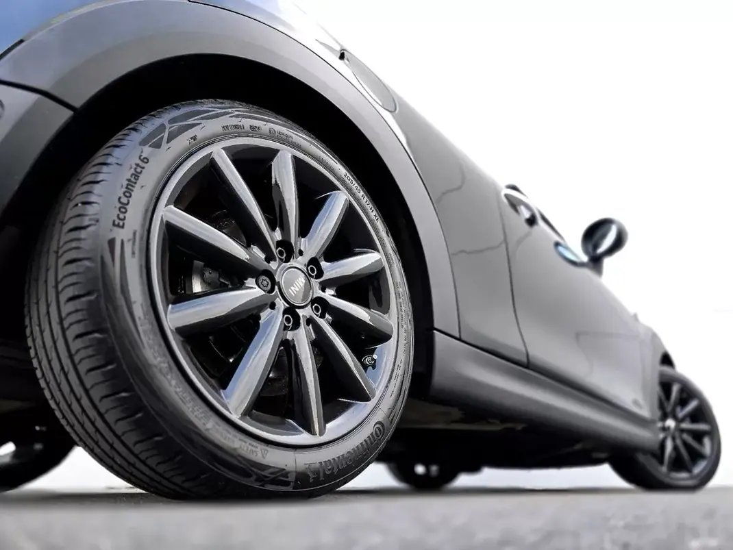 MINI 2024 - 20900 EUR, 50900 km - AUTO.MOTO.pt - 50900km - foto 11 de 35