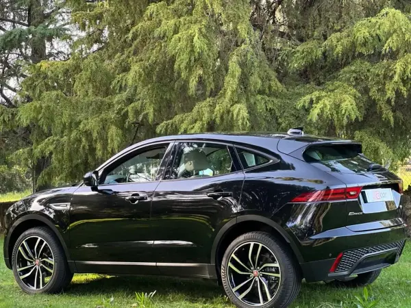 Jaguar E-Pace 2018 - 29750 EUR, 77000 km - AUTO.MOTO.pt - 77000km - foto 18 de 53