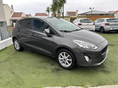 Ford Fiesta 2018 - 13490 EUR, 140000 km - AUTO.MOTO.pt - 140000km - foto 2 de 10