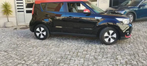 Kia Soul 2017 - 10950 EUR, 75123 km - AUTO.MOTO.pt - 75123km - foto 4 de 18