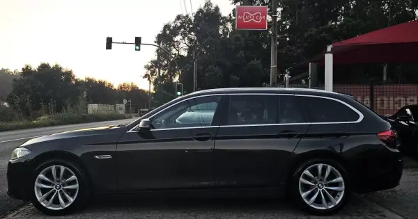 BMW 520 d Aut. Sport Line 2016 Diesel — 140 000 km BMW 520 d Aut. Sport Line 2016 Diesel