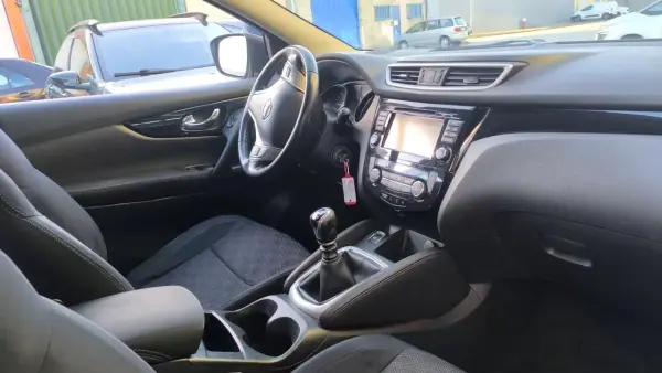 Nissan Qashqai 2015 - 11900 EUR, 165000 km - AUTO.MOTO.pt - 165000km - foto 3 de 16