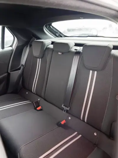 Opel Corsa 2025 - 18500 EUR, 20820 km - AUTO.MOTO.pt - 20820km - foto 8 de 12