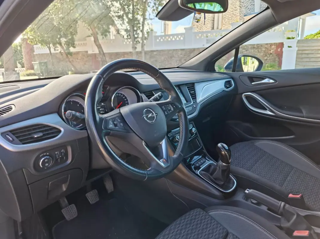 Opel Astra Sports Tourer 2020 - 9900 EUR, 170143 km - 170143km - foto 6 de 21
