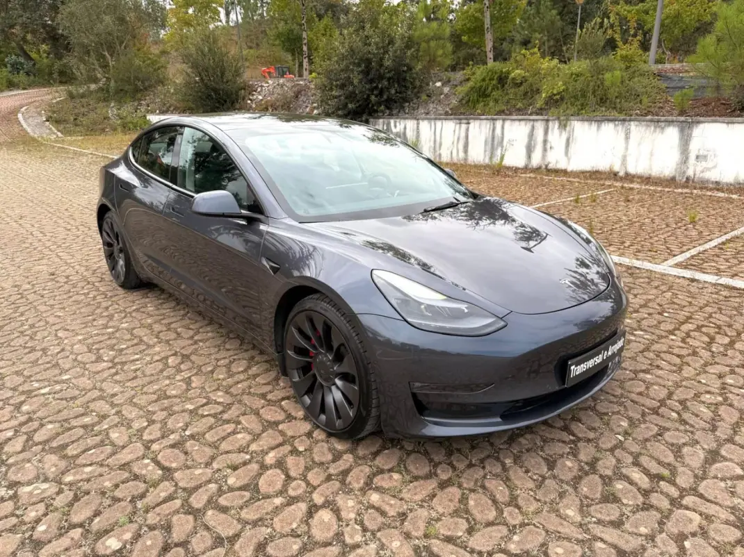 Tesla Model 3 2021 - 29900 EUR, 128000 km - 128000km - foto 24 de 26